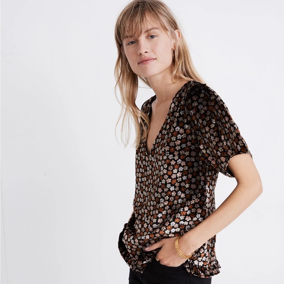 Madewell Tops - Madewell Tulip Sleeve Velvet Floral Top